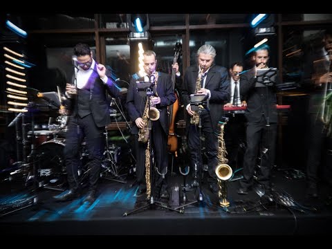 Masquerade, סינטרה סטייל