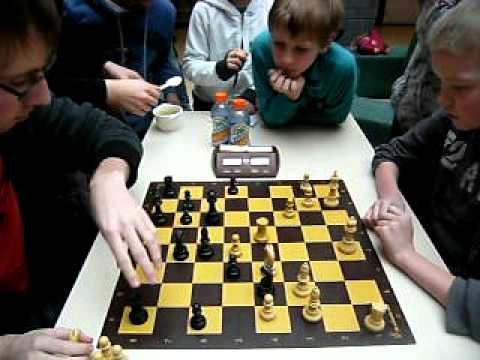 KVDC Maatschap Pruijssers Open Apeldoorns Jeugd Kampioenschap blitz Thomas Beerdsen vs Stefan Kuipers schaken tegen de beer dd24feb2011