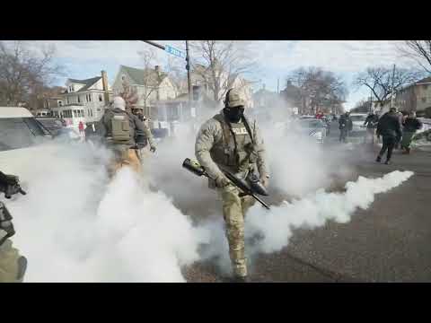 Chaotic ICE confrontation in Minnesota