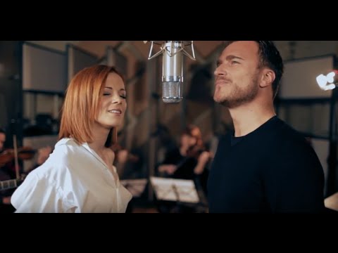 Nina Pušlar & Matjaž Robavs - Mimogrede