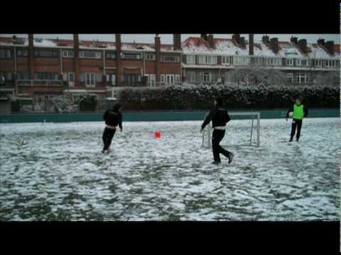 HVV TV V - Kunstgrasschoenen of langlaufski's? 14.02.2010