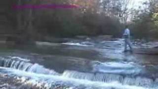 preview picture of video 'Lake Keowee Fall Creek Waterfall'
