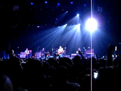 PEARL JAM-Just breathe live in Belfast   23.6.2010
