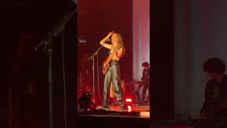 Haim -   My Song 5 (live - May 17, 2022 -Madison Square Garden, NYC)(clip)