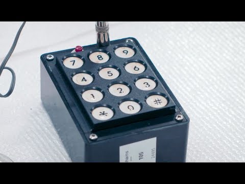 Unboxing Steve Wozniak's Blue Box (Henry Ford Museum)