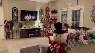 2021 CHRISTMAS HOME TOUR | TRADITIONAL CHRISTMAS DECOR | CHRISTMAS APARTMENT HOME TOUR