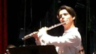 preview picture of video 'Daniel Briceño ejecuta el Concierto en Do Menor para Flauta y Orquesta de Vivaldi (2)'
