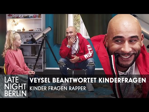 Kinder fragen Rapper mit Veysel: Was kostet deine Uhr? | Late Night Berlin | ProSieben