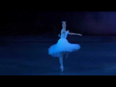 Ekaterina Kondaurova as Myrtha in Giselle