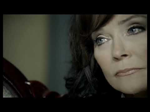 Loretta Lynn Miss Being Mrs. (Official Music Video)