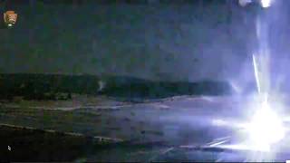 Strange Woman In Civilian Clothes Flashes Array of Lights @Lens@Yellowstone