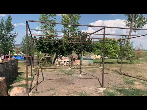 Garázs tákolás elkezdődött: A vázszerkezet össze hegesztve