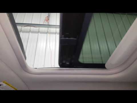 DD0393 - 2006 Ford Explorer Limited - Power Sun Roof