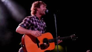 Dierks Bentley in Kansas City &quot;Trying To Stop Your Leavin&#39;&quot; 10/29/10