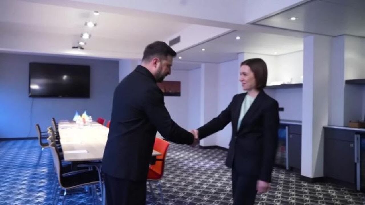 Zelensky incontra a presidente della Moldavia Sandu a L'Aja, in Olanda