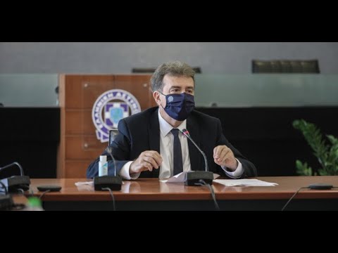 Στο Κέντρο Επιχειρήσεων της Αμεσης Δράσης ο Χρυσοχοΐδης: «Είστε οι μικροί ήρωες της εποχής» | ΠΟΛΙΤΙ