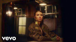 Mimi Webb - Last Train To London (I Won&#39;t Look Back) (Official Music Video)