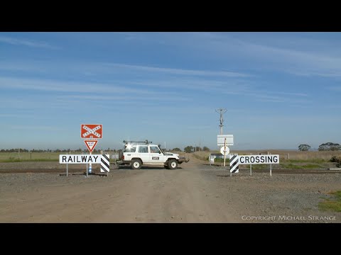 ARTC Hi-Rail Utility Vehicle At Railway Level Crossing - PoathTV Australian Trains