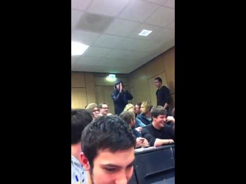 Betrunkener Student?  an Der Uni Marburg