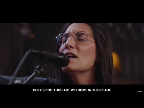 Thou Art Welcome In This Place + Spontaneous UPPERROOM Worship Moment 10.24.21 Elyssa Smith
