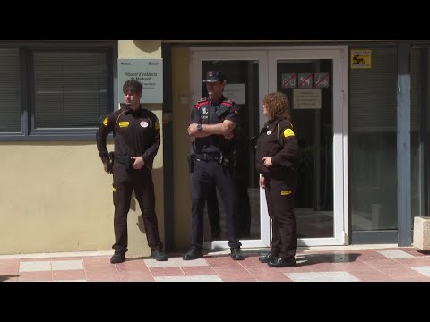 Video Thumbnail: Images outside court as Mango founder's son arrested in Spain over father's death | AFP