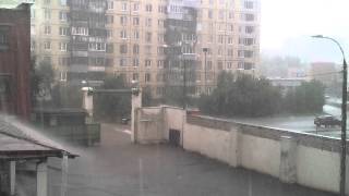 preview picture of video 'Орехово-Зуево, сильная гроза с градом. 30 июля 2014, вид из уютного офиса'