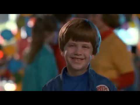 Mi pobre diablillo 2 escena del parque de diversiones