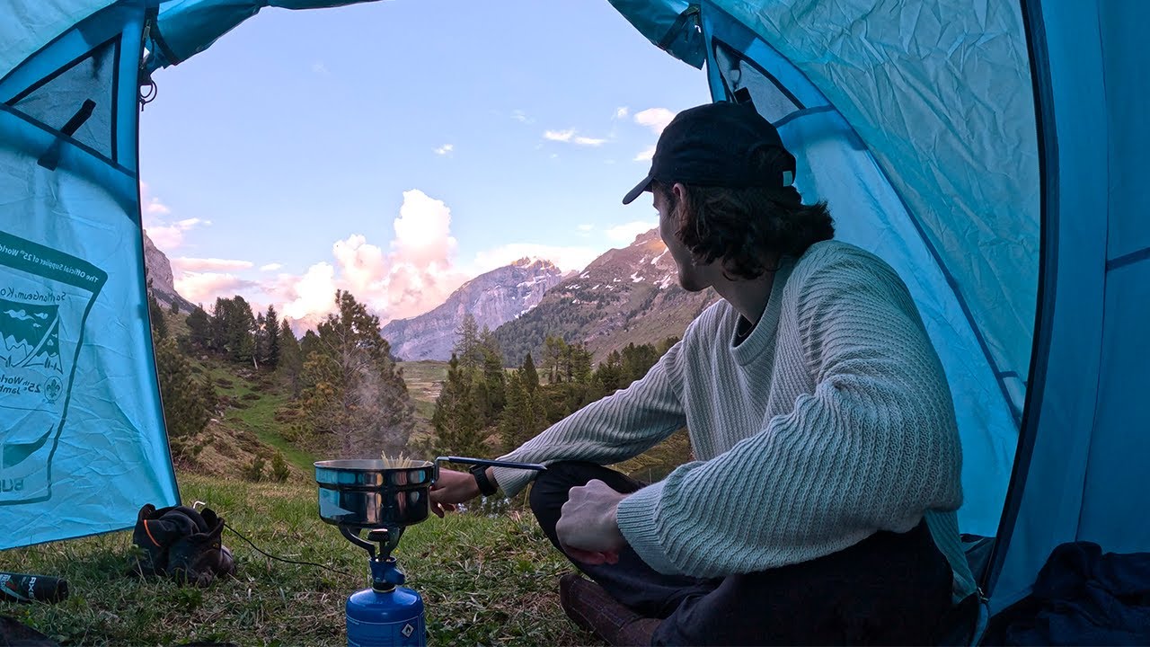 FUI ACAMPAR NOS ALPES E UM RAPOSA ME ATACOU 🇨🇭