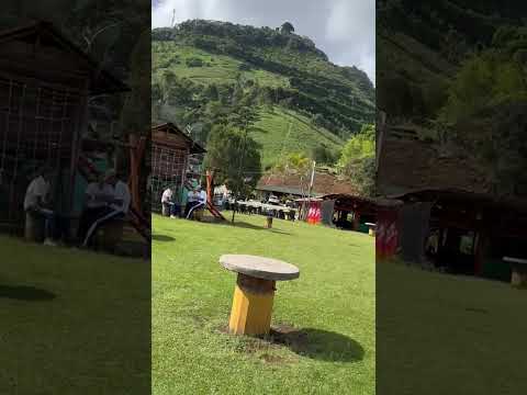 Hoy lunes Saludan ✋ desde el Mirador del Calvario suroeste Antioqueño municipio de Fredonia