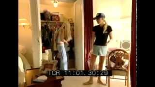 The Simple Life, Season 1 : Paris and Nicole packing - DVD Extra :)