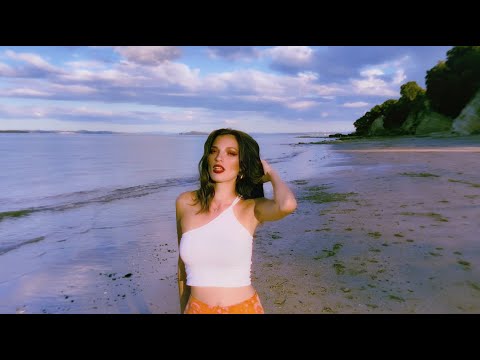 Veronica Largiu - Morning Light (Official Music Video)