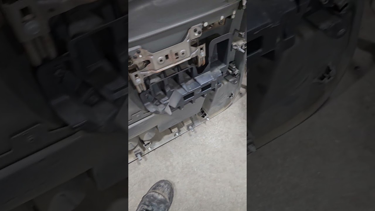 GM door panel retainers. Dorman 702-001