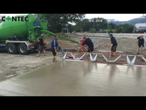 Betonflächenfertiger SVM-Vario im Straßenbau 2016