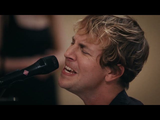 When I Close My Eyes von Tom Odell ((jetzt ansehen))