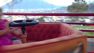 Sofía y Rebeca en Carrusel de la Bandera