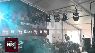 Oh Land, &quot;Lean&quot; Live at The FADER FORT