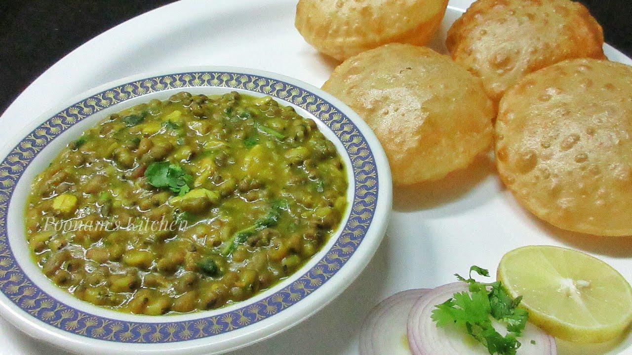 Whole Moong Dal Curry/Green Gram Recipe - Gujarati Style Moong Dal Recipe - How to cook Moong Dal