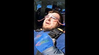 Download lagu Pure Adrenaline: Watch This Hilarious Tandem Skydive Scream Fest! #shorts mp3