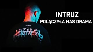 Kadr z teledysku Połączyła nas drama tekst piosenki Intruz