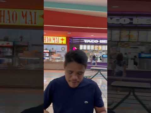 Praça de alimentação do shopping Micronésia