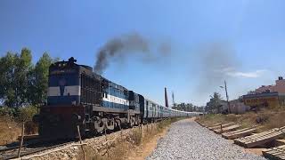 preview picture of video 'Alco thumper chugs away with the Vishwamanava Express bound to Hubli!'