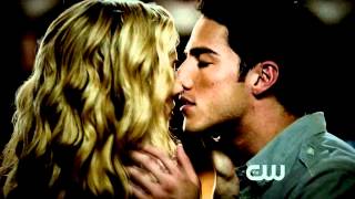 The Vampire Diaries - Iridiscent.