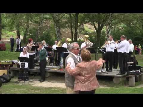 Koncert pod dožínkovým věncem - Holobkova mozeka a Bivojanka 2014 JIK HD