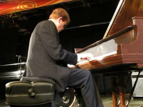 Morten Gunnar Larsen Plays "Chopins Waltz in  C# Minor and "Anitra's Dance"