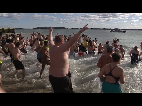 L Street Brownies host 117th annual New Year’s Day polar plunge