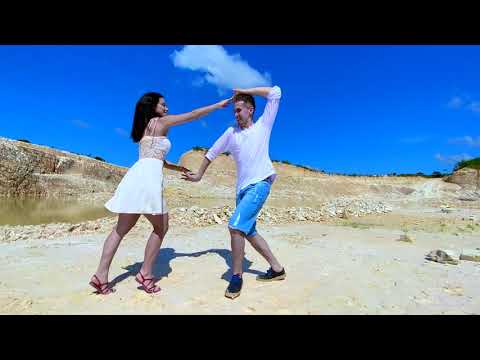 Victinho Maia e Pamela Barrón - Outroeu - Não olha assim pra mim