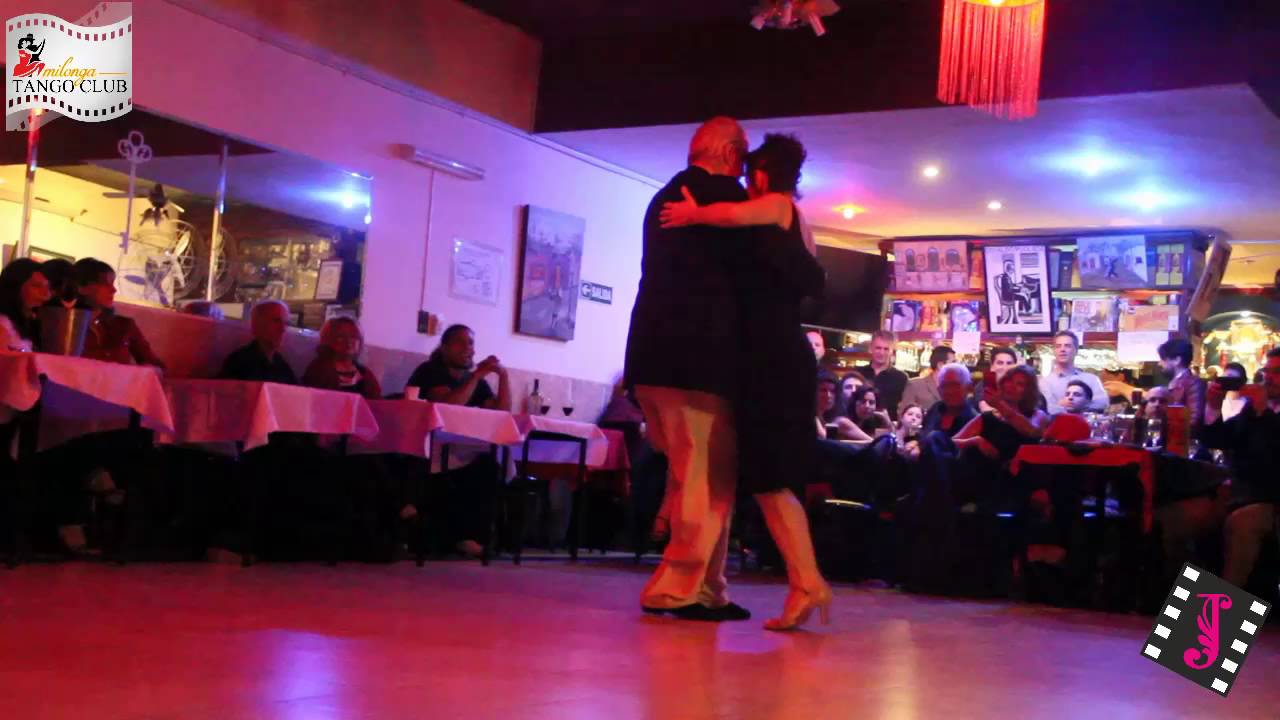 OSCAR CASAS y ANA MIGUEL en el Tango Club (Milonga)