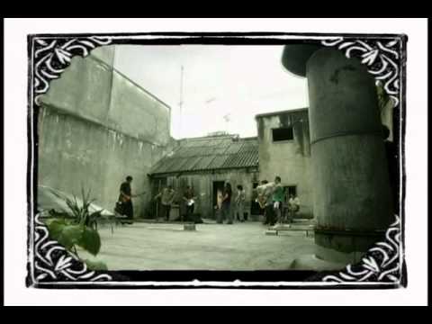 download lagu mp3 mp4 El Viejo La Vela Puerca, download lagu El Viejo La Vela Puerca gratis, unduh video klip El Viejo La Vela Puerca