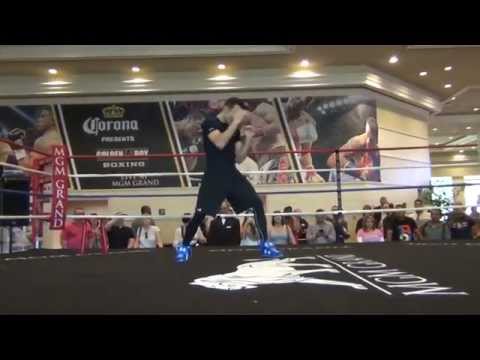 Ricardo Alvarez open workout before fight with Sergio Thompson