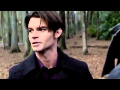 TVD 2X15 Jenna shows Elijah around Damon invites Elijah Alaric Jenner for dinner